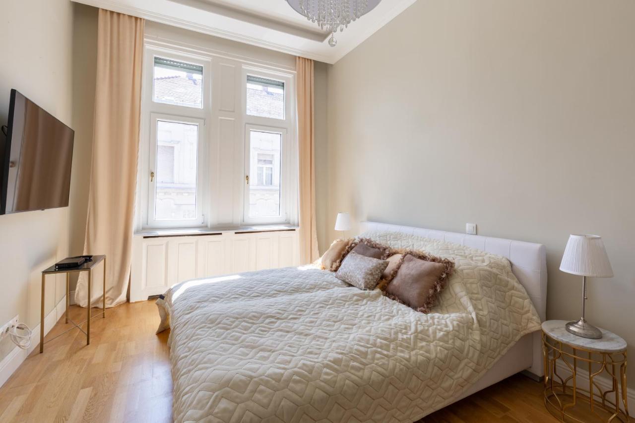Designer Luxury Home In The Jewish Quarter Budapest Bagian luar foto